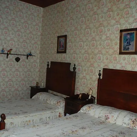 裴多索斯太阳农家乐 *