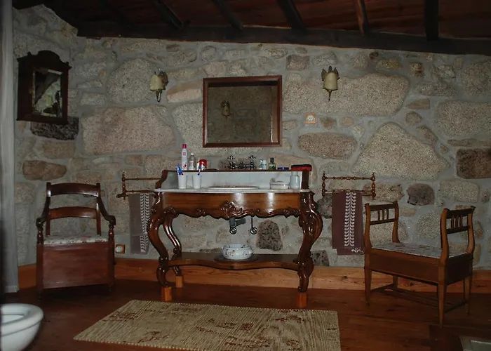 Solar Dos Pedrosos Alojamento de Turismo Rural Fornos de Algodres